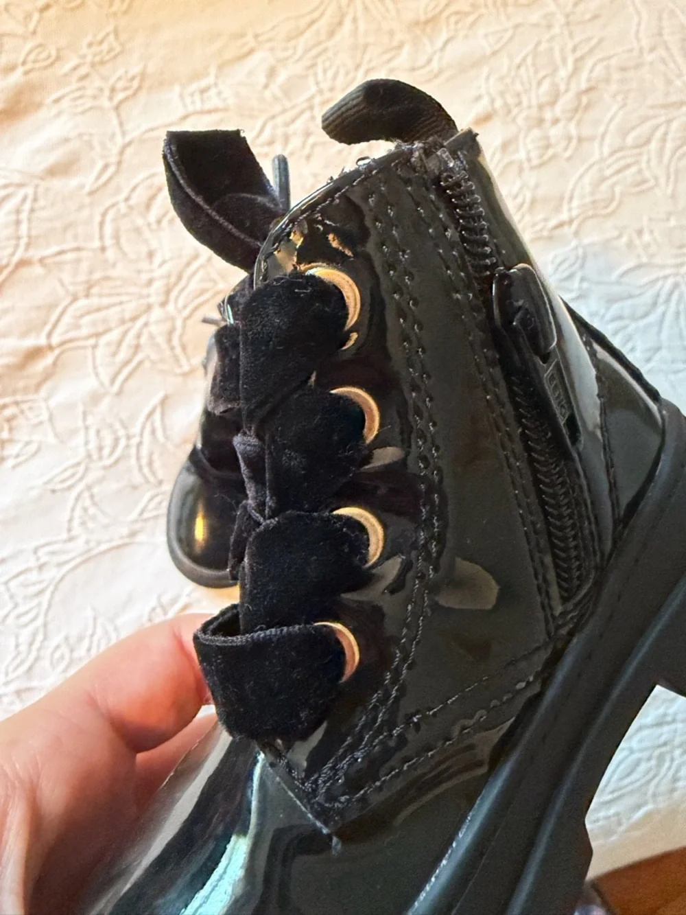 H&m girls toddler 5.5 like new Black Patent Chunky Lace-Up Ankle Boots